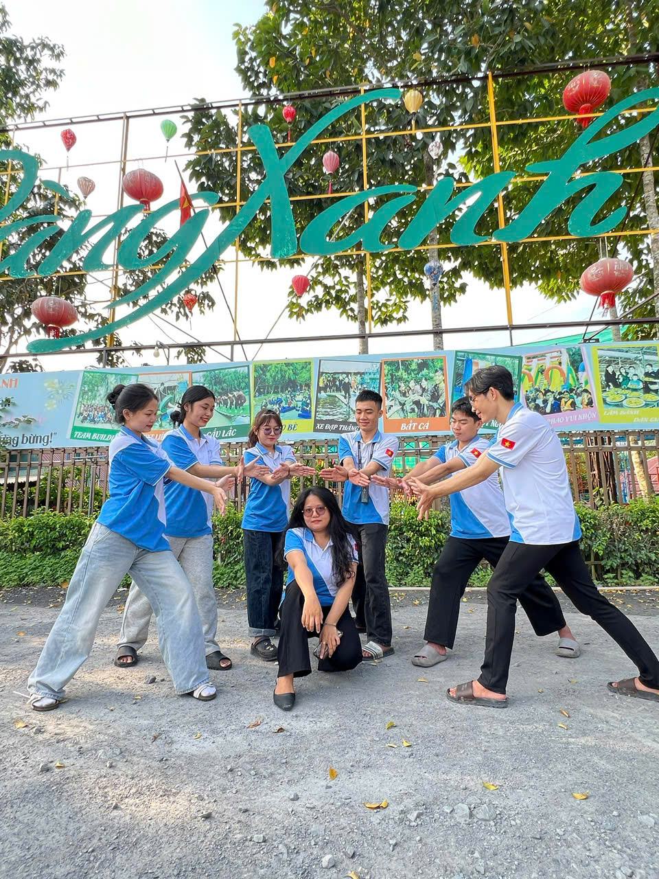 Trò chơi tập thể trong chuyến đi của Star House